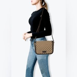 GUCCI GG messenger Ebony supreme Monogram Flap Messenger Crossbody Bag